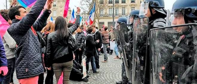 Image - Lu dans Le Point : « Manif pour tous : le ministère de l&rsquo;Intérieur encore rappelé à l&rsquo;ordre »