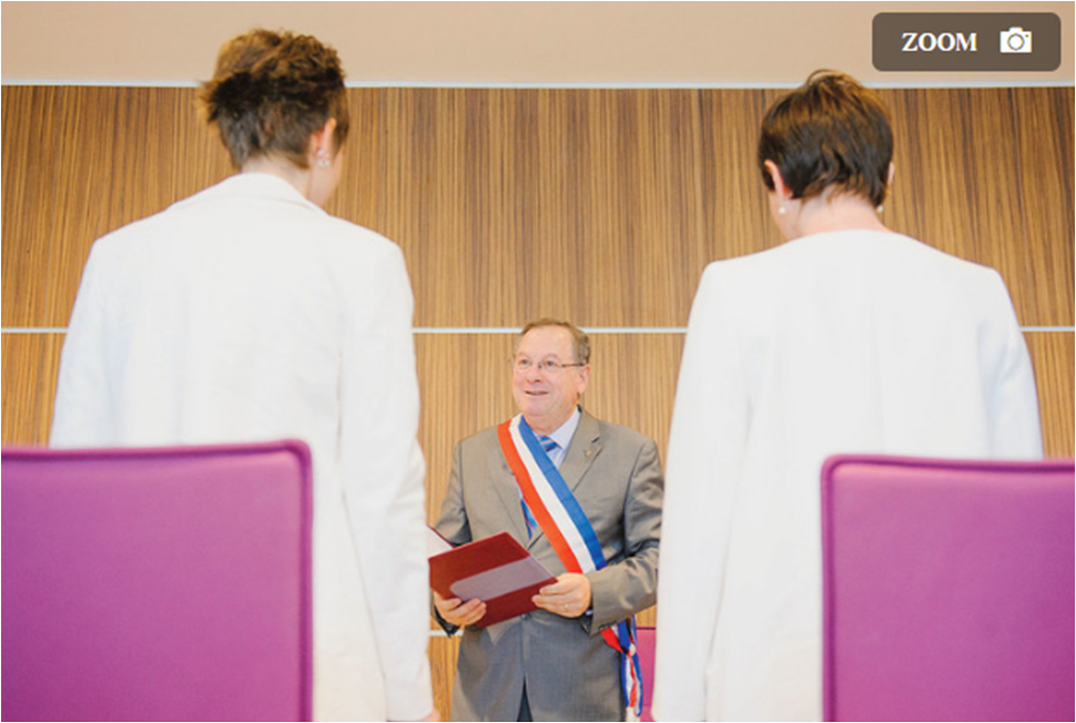 Image - La Croix Titre : « Selon un sondage, les électeurs de droite veulent réécrire la loi sur le mariage pour tous »