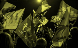 Image - En rose et bleu – Chronique de Ludovine « Les habits trop grands de Président de la République »