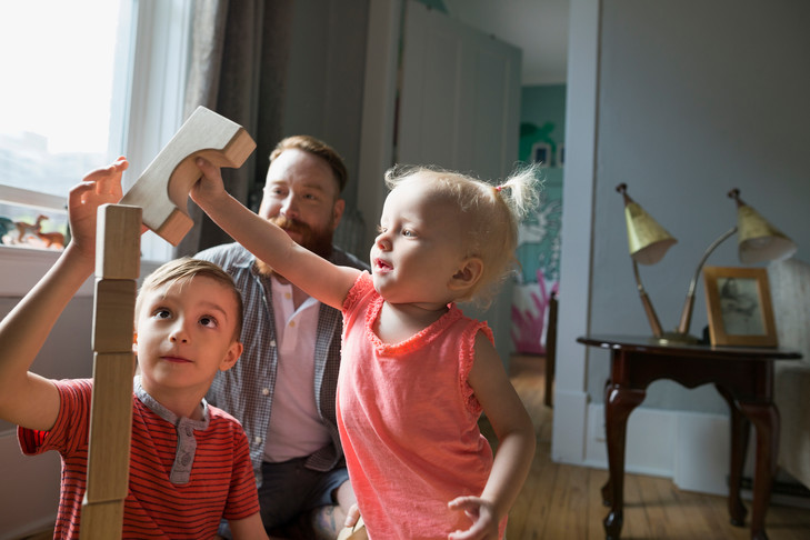 Image - La Croix titre : Un Français sur deux s’inquiète des effets de la politique familiale